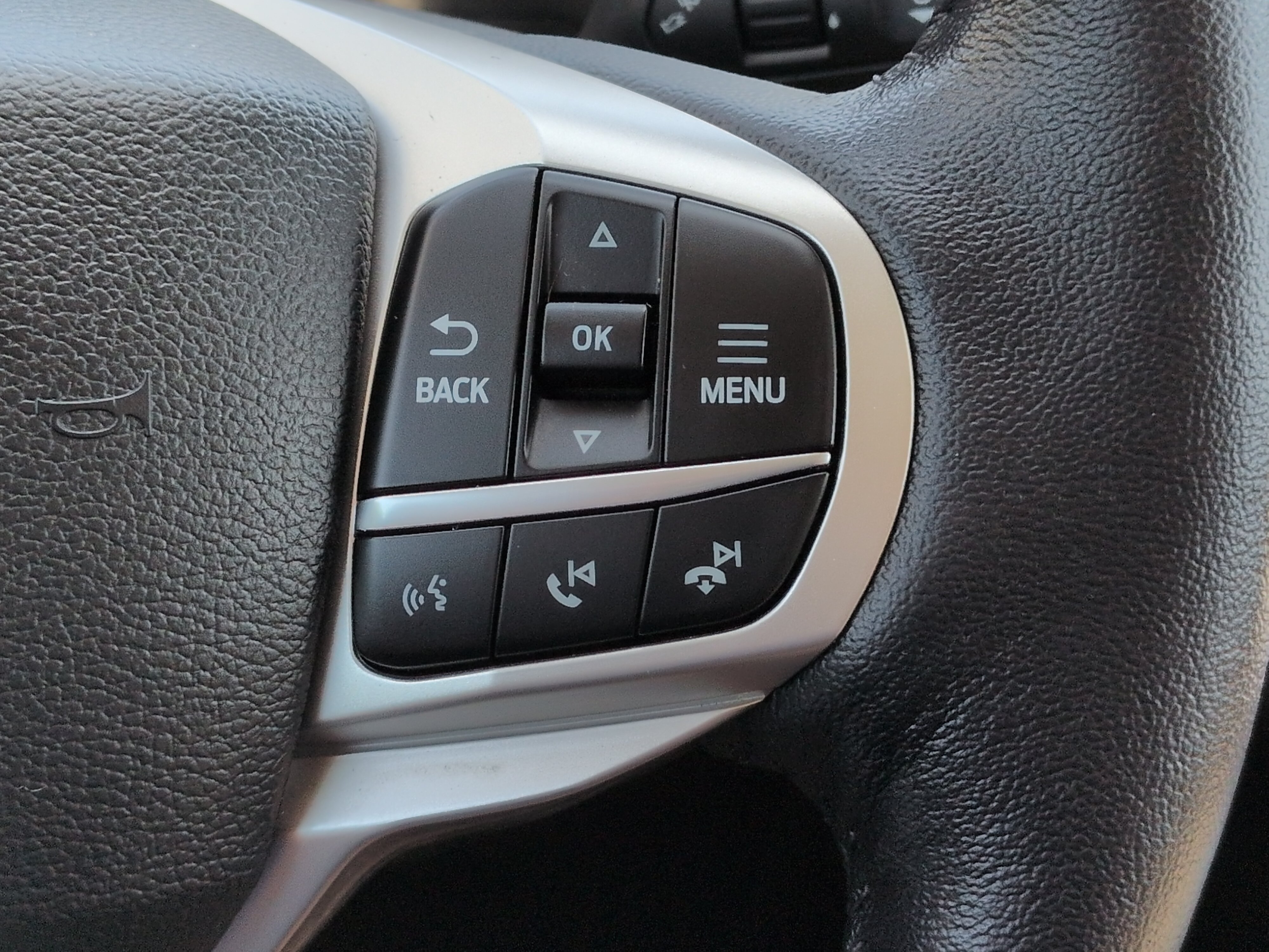 Certified 2023 Ford Explorer XLT RWD image 23