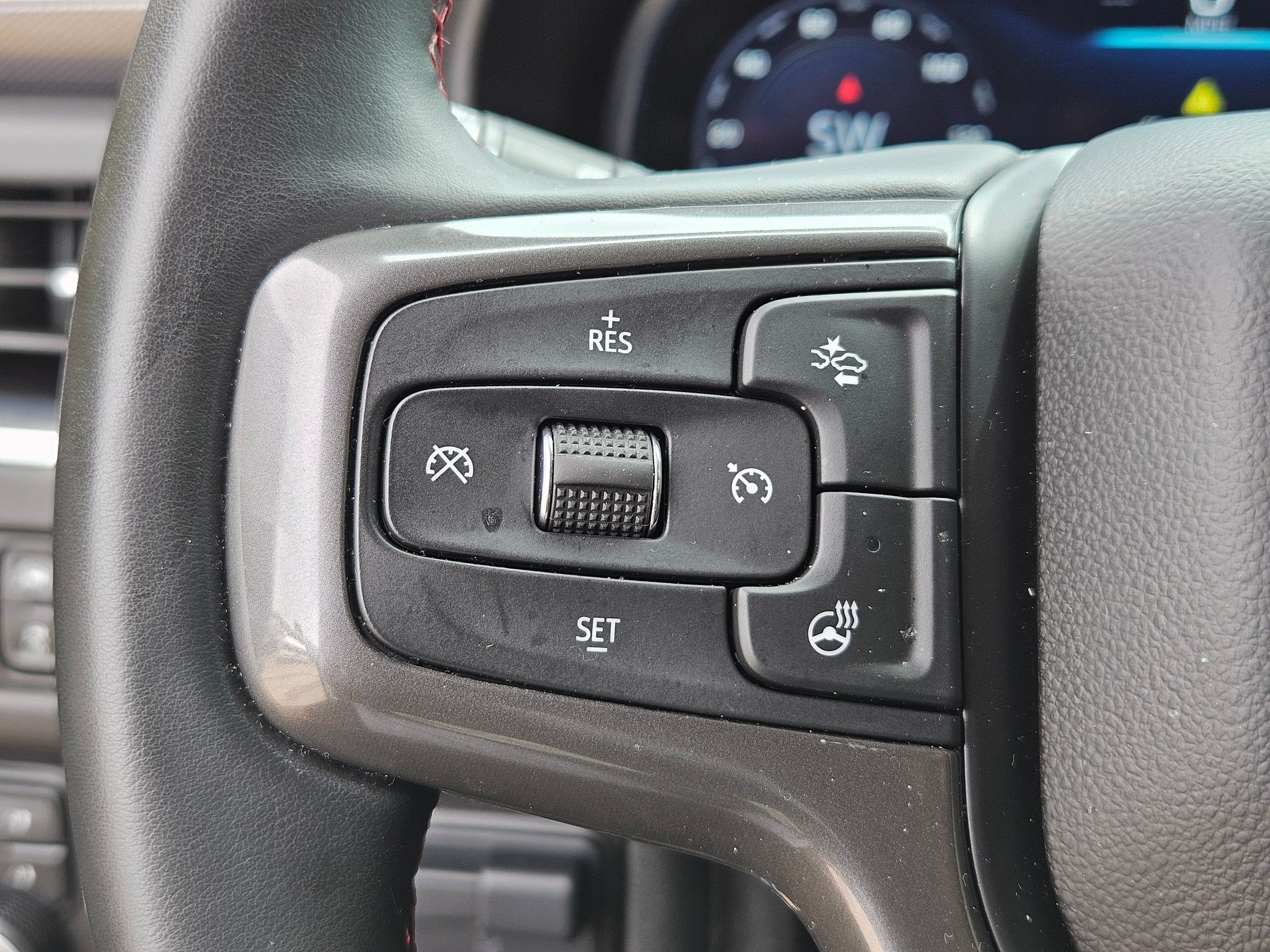 Used 2024 Chevrolet Suburban RST w/ Luxury Package AWD/4WD image 19