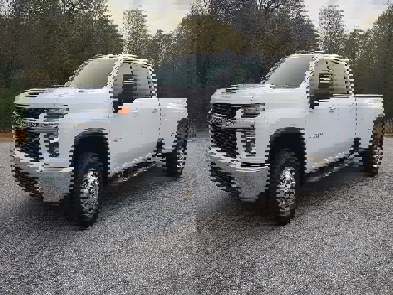 Used 2022 Chevrolet Silverado 3500 LT w/ Convenience Package image 6