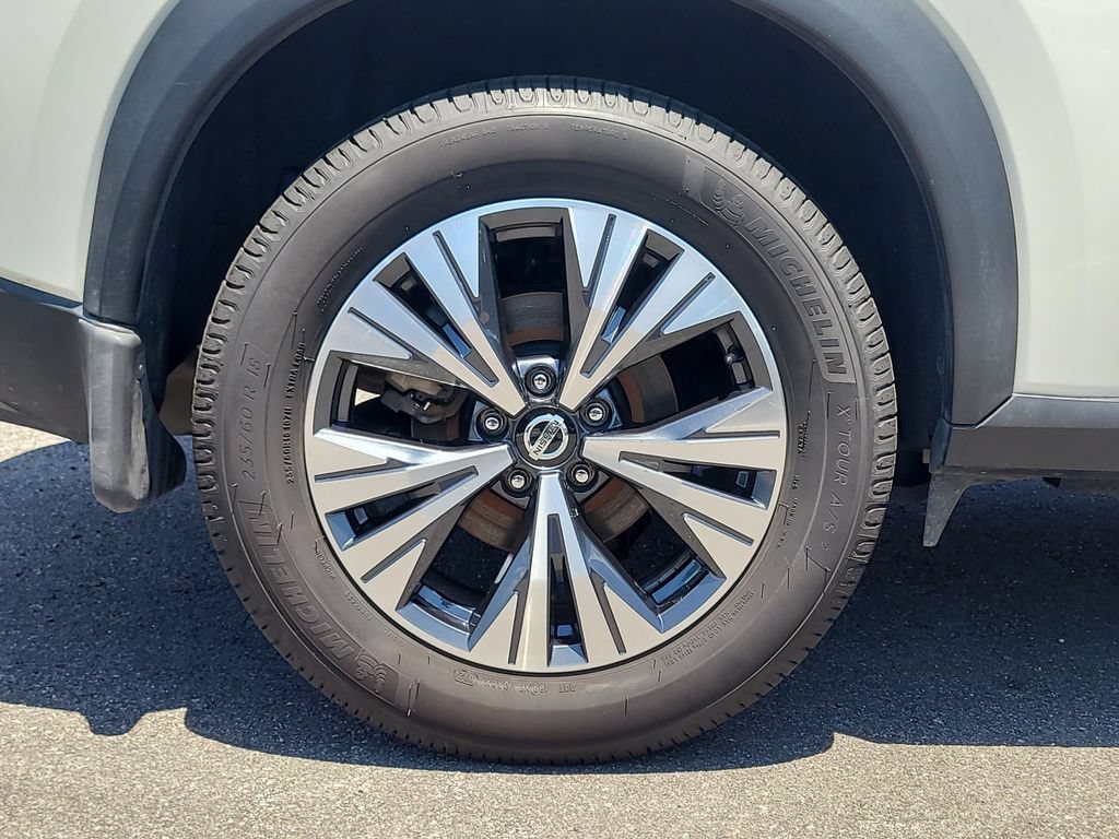 Used 2021 Nissan Rogue SV w/ Premium Package FWD image 5