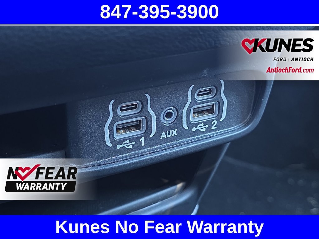 Used 2025 Chrysler Pacifica Select FWD image 35