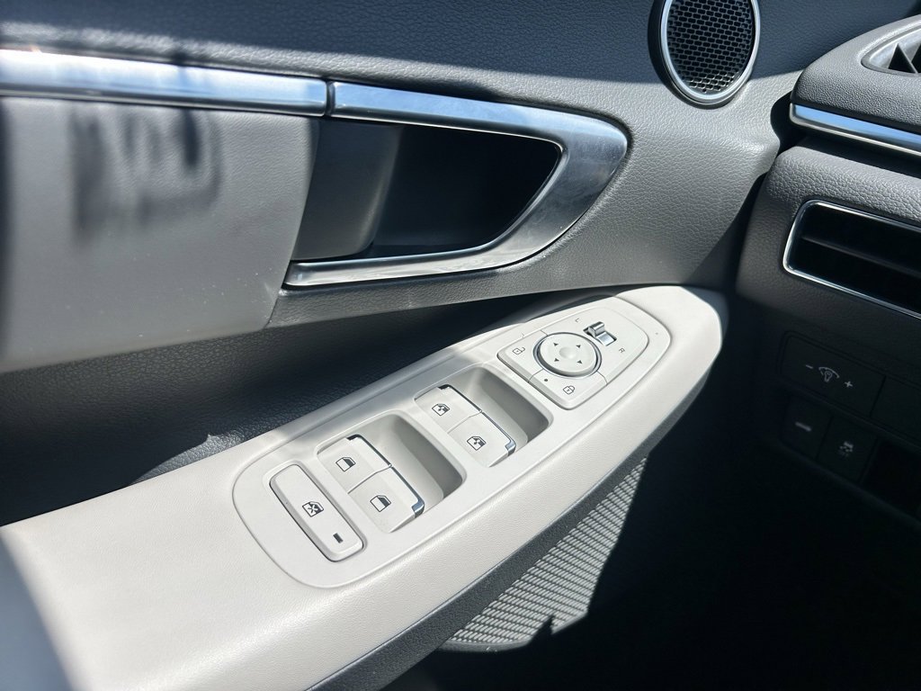 Used 2022 Hyundai Sonata SEL w/ Cargo Package image 15