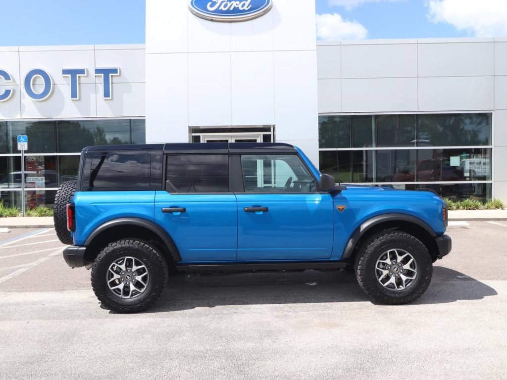Certified 2025 Ford Bronco Badlands AWD/4WD image 17