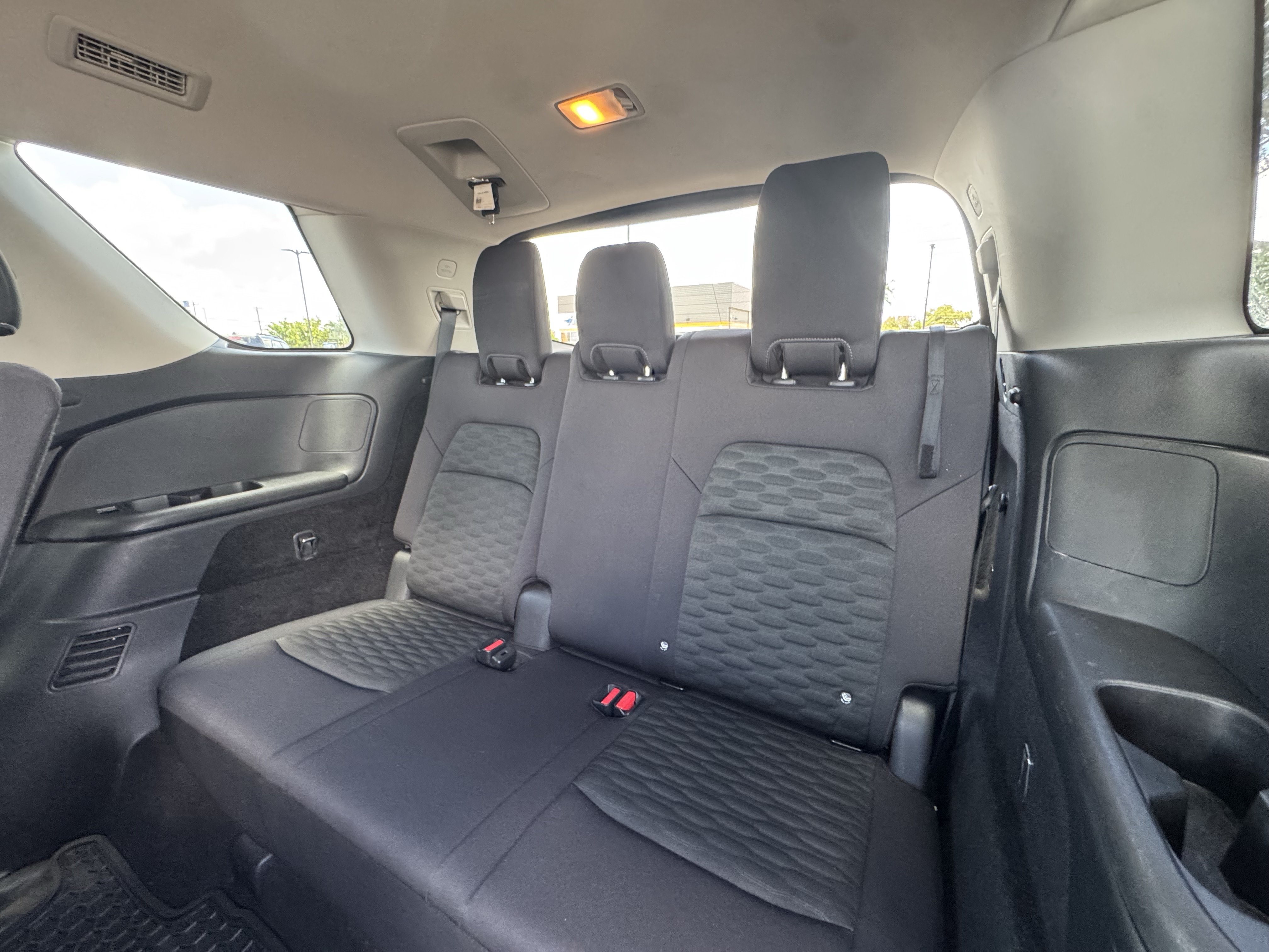 Used 2022 Nissan Pathfinder SV FWD image 28