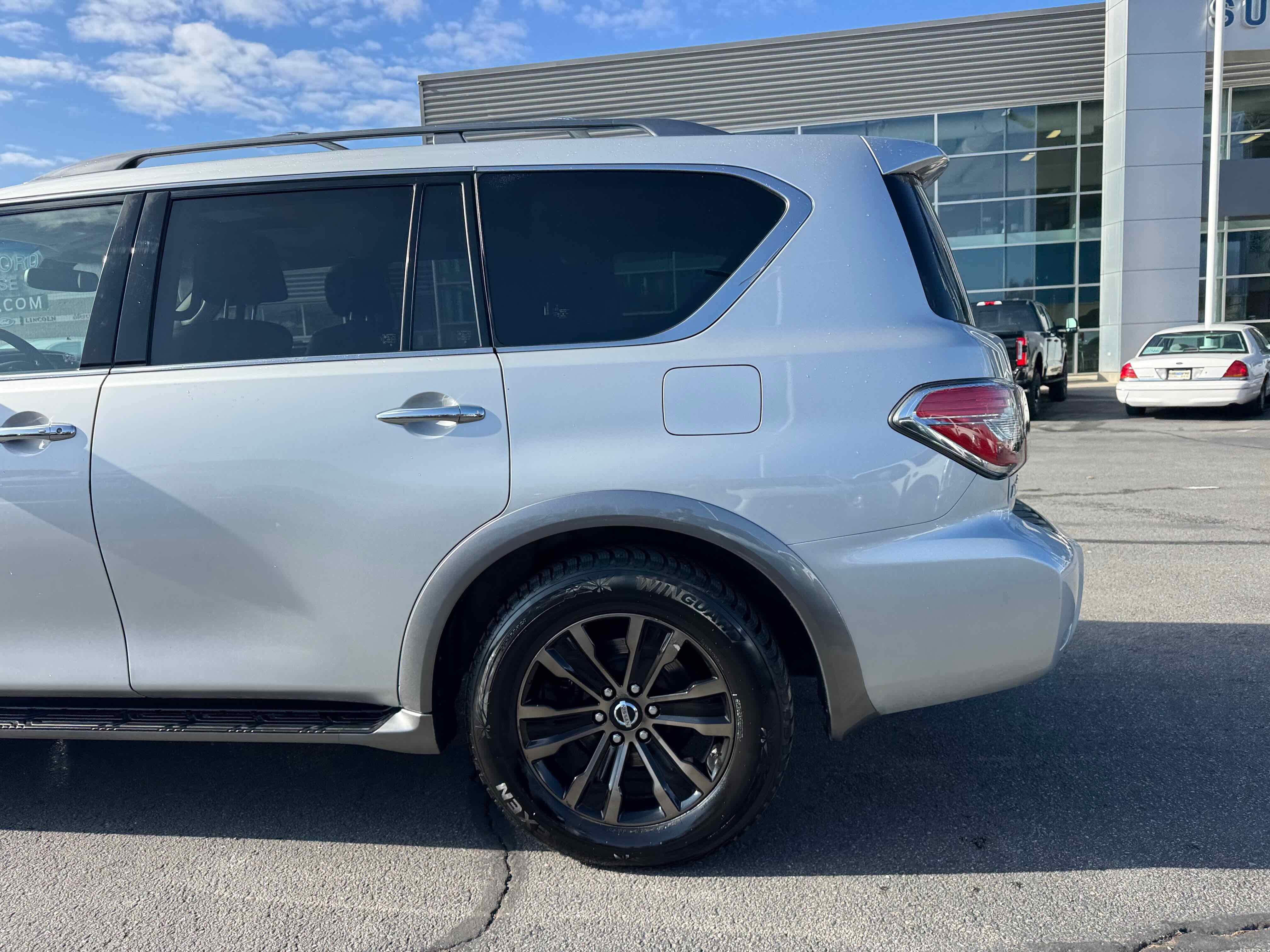 Used 2017 Nissan Armada Platinum image 4