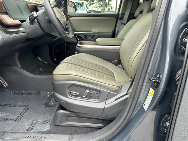 Used 2023 Rivian R1T Adventure image 9