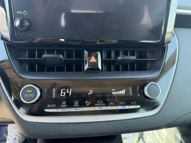 Used 2025 Toyota Corolla LE FWD image 21
