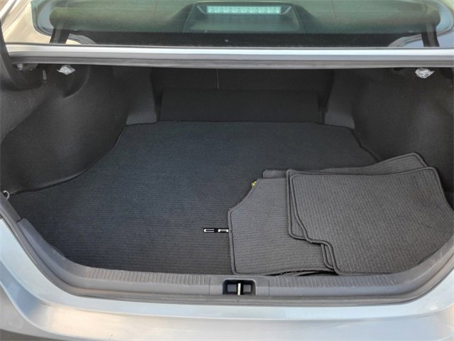 Used 2022 Toyota Camry LE image 6
