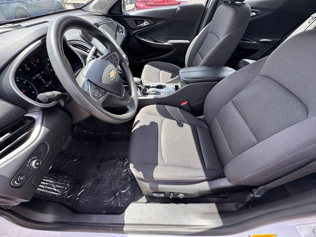Used 2023 Chevrolet Malibu LT FWD image 17