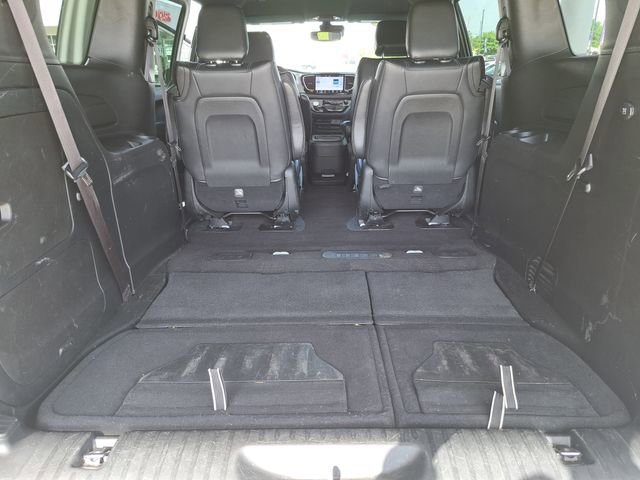 Used 2024 Chrysler Pacifica Limited FWD image 24