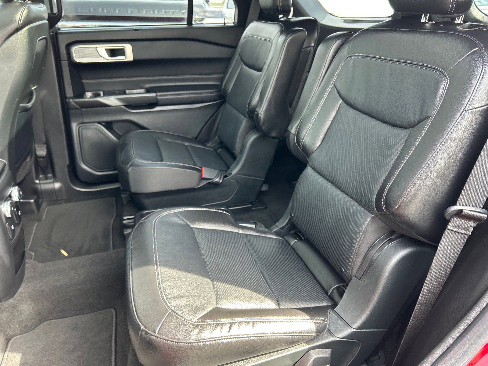 Certified 2020 Ford Explorer Limited w/ Class III Trailer Tow Package image 12