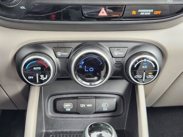 Used 2025 Hyundai Venue SEL FWD image 16