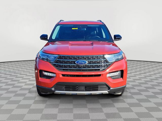 Certified 2023 Ford Explorer XLT w/ Equipment Group 202A AWD/4WD image 8