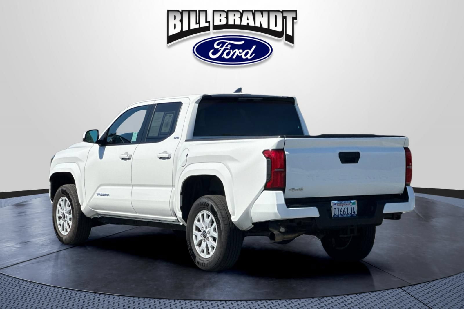 Used 2026 Toyota Tacoma SR5 AWD/4WD image 5