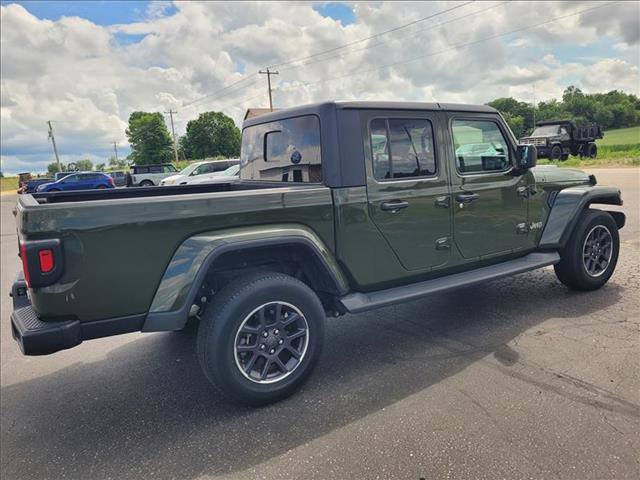 Used 2022 Jeep Gladiator Overland w/ Cold Weather Group AWD/4WD image 7