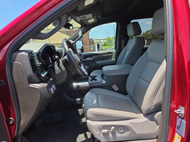 Used 2025 GMC Sierra 2500 SLT w/ SLT Premium Package AWD/4WD image 10