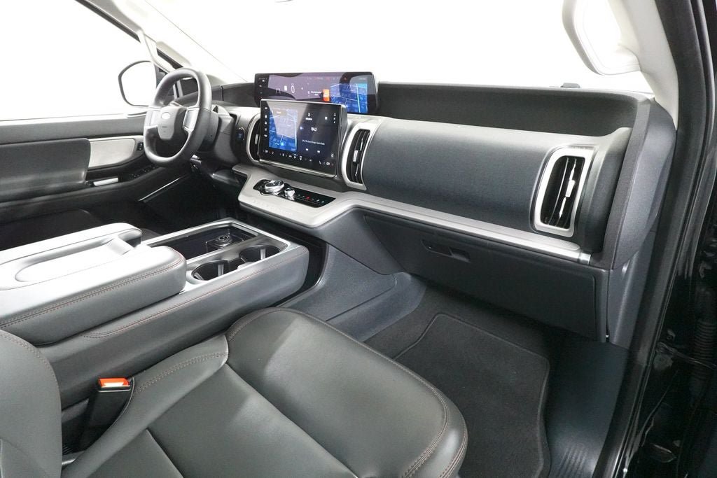 Certified 2025 Ford Expedition Active AWD/4WD image 36