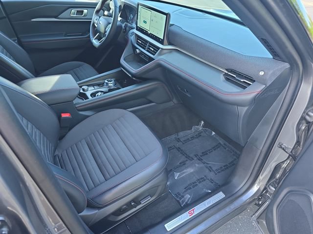Certified 2025 Ford Explorer ST-Line w/ ST-Line Street Pack AWD/4WD image 16