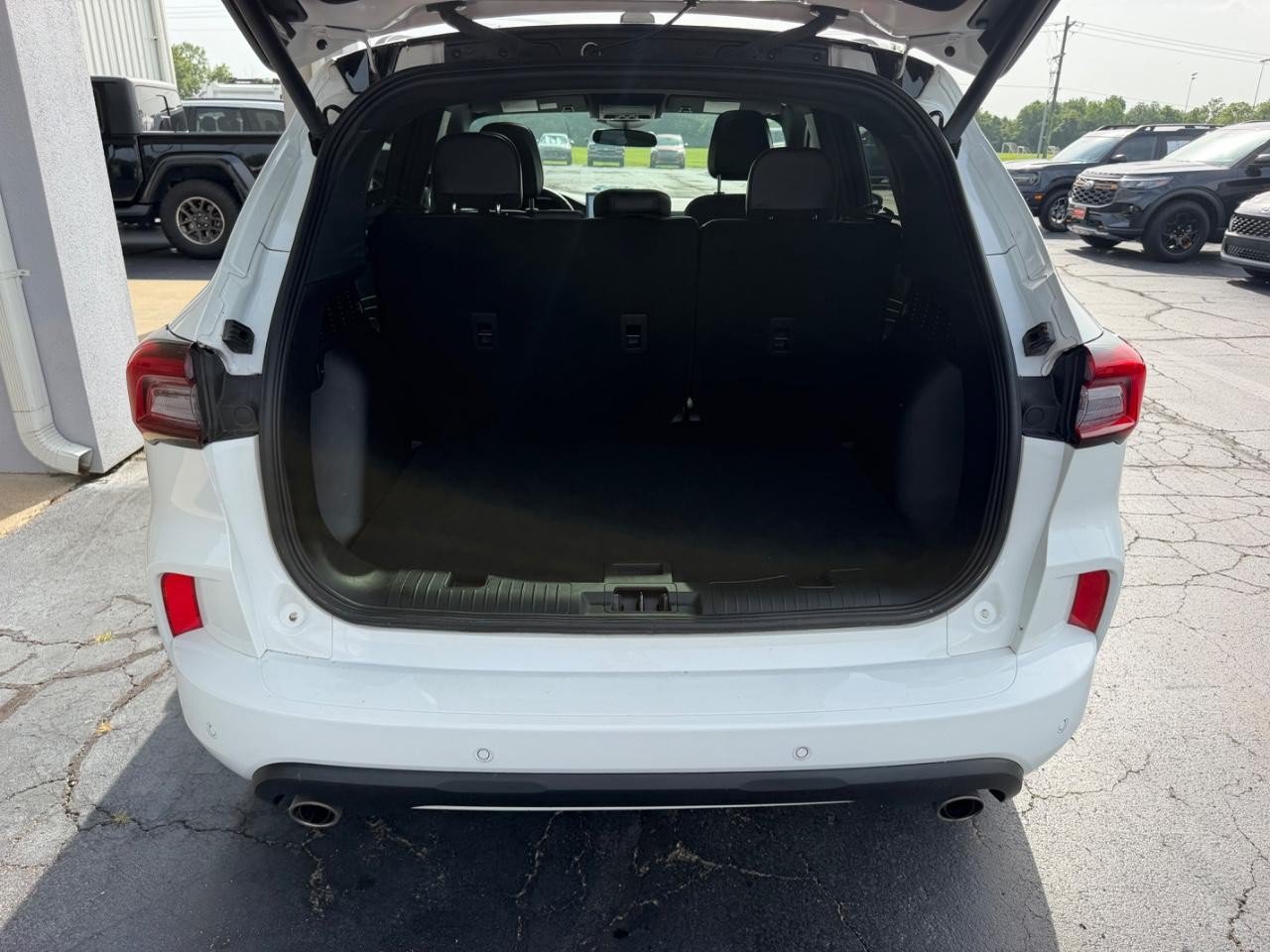 Certified 2024 Ford Escape ST-Line w/ Tech Pack #1 AWD/4WD image 5