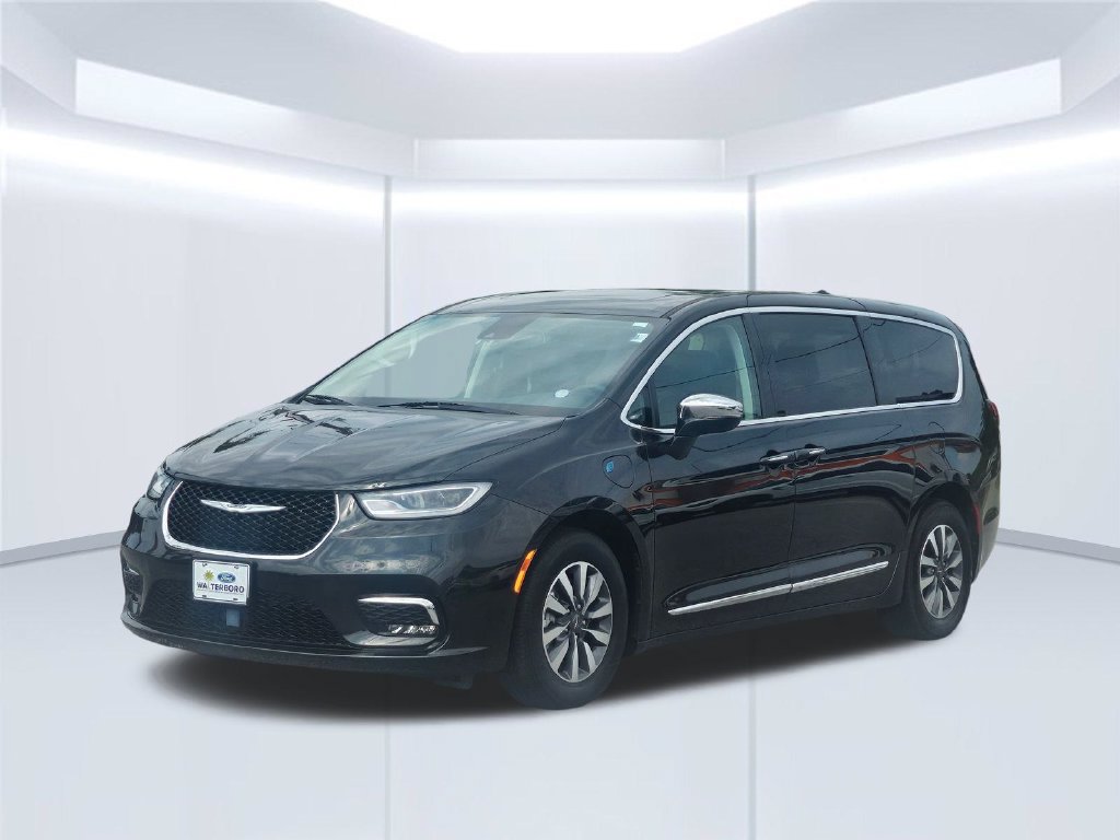 Used 2023 Chrysler Pacifica Limited FWD image 2
