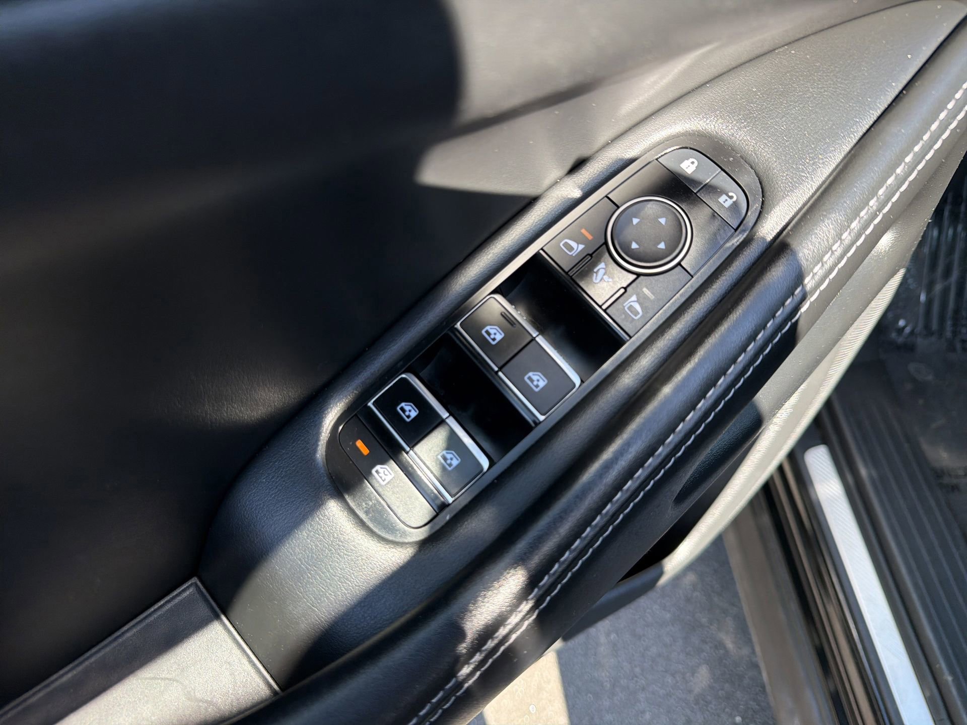 Used 2023 INFINITI QX60 Luxe w/ Cargo Package FWD image 26