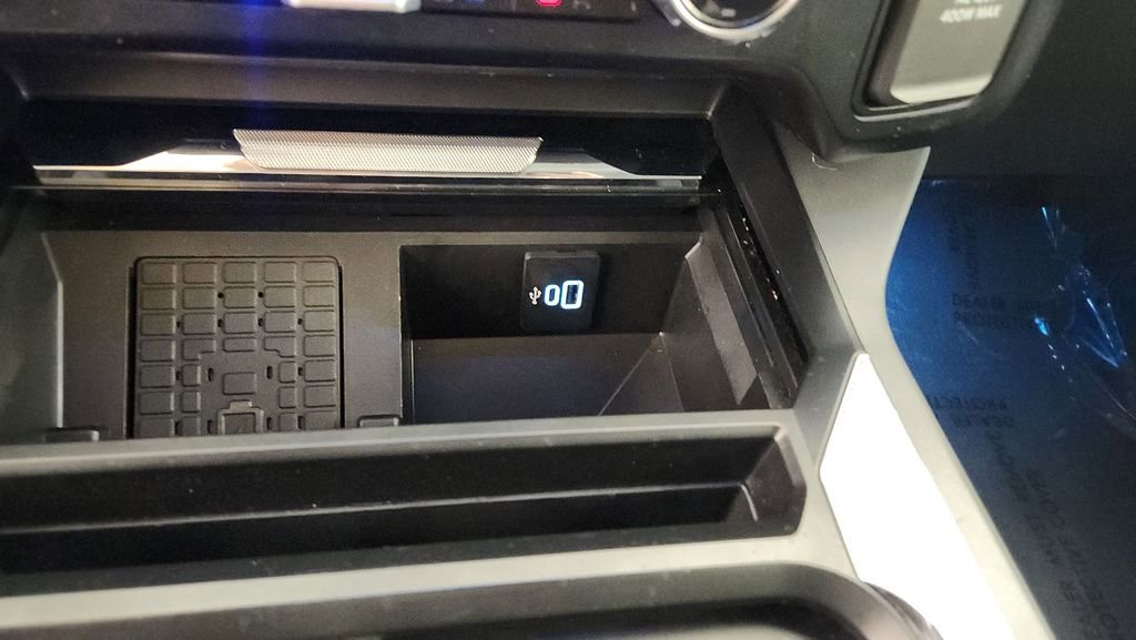 Certified 2024 Ford F250 Lariat w/ Black Appearance Package image 18