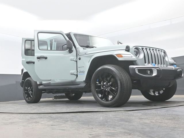 Used 2023 Jeep Wrangler Unlimited Sahara w/ Cold Weather Group AWD/4WD image 29