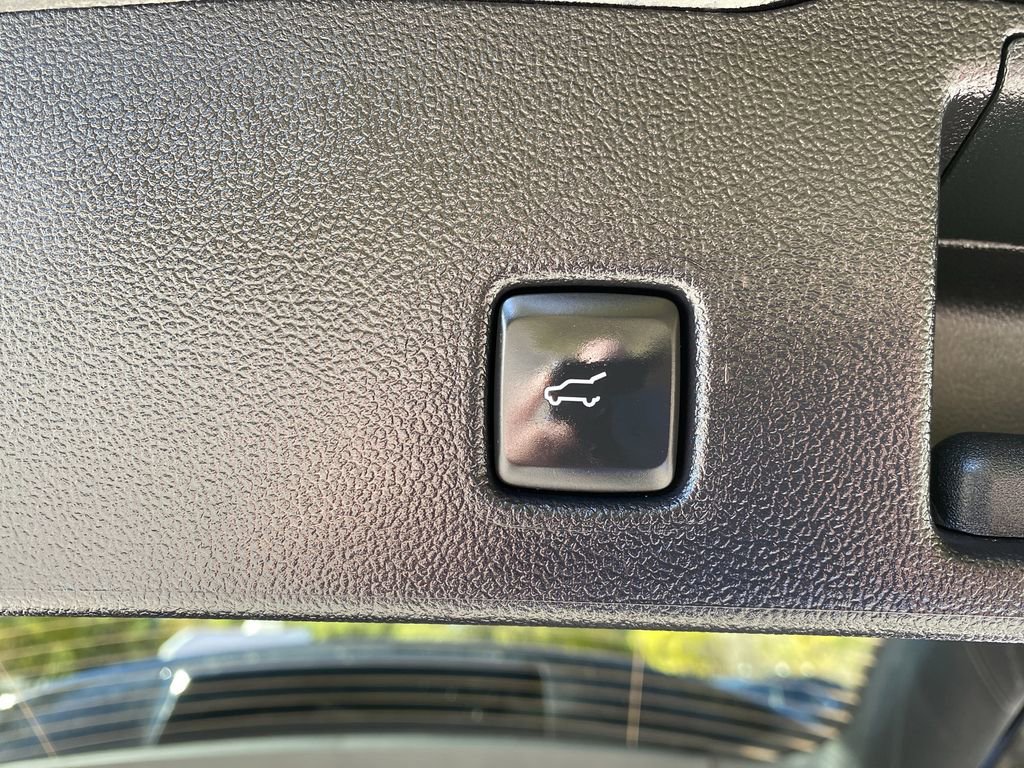 Certified 2025 Ford Escape Platinum image 18