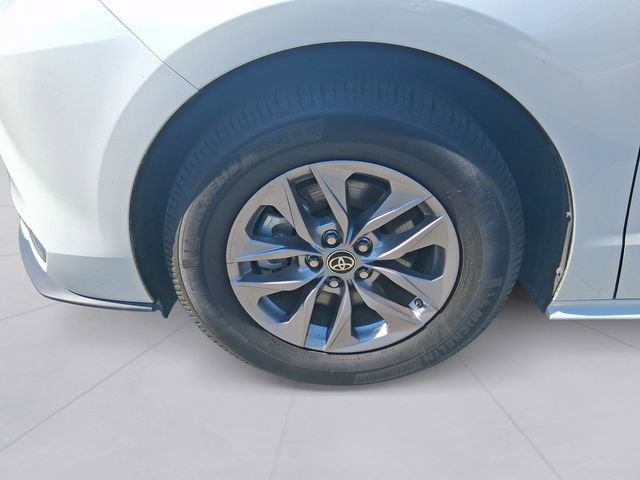 Used 2023 Toyota Sienna XLE FWD image 9