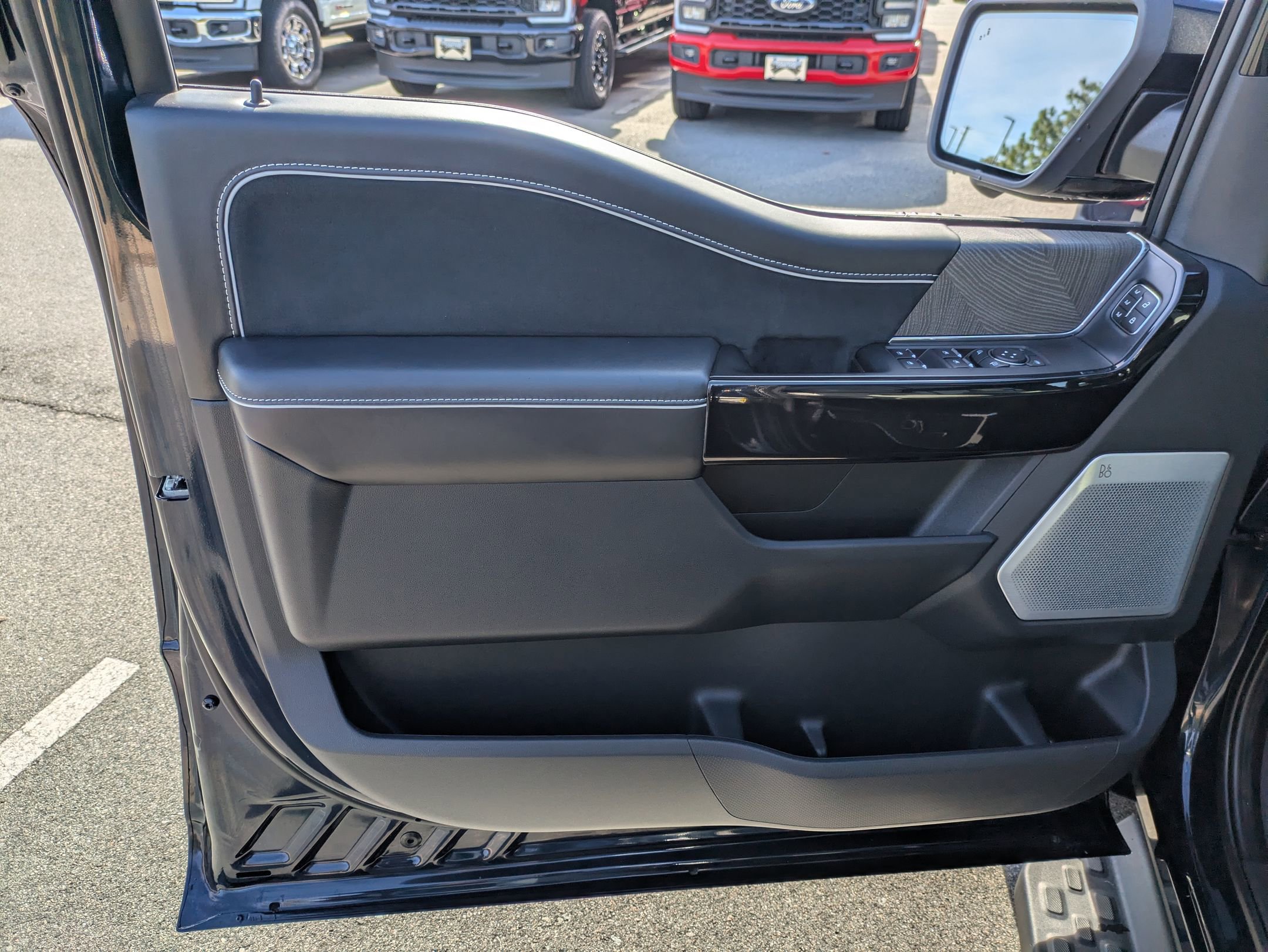 Certified 2024 Ford F150 Lightning Platinum image 17