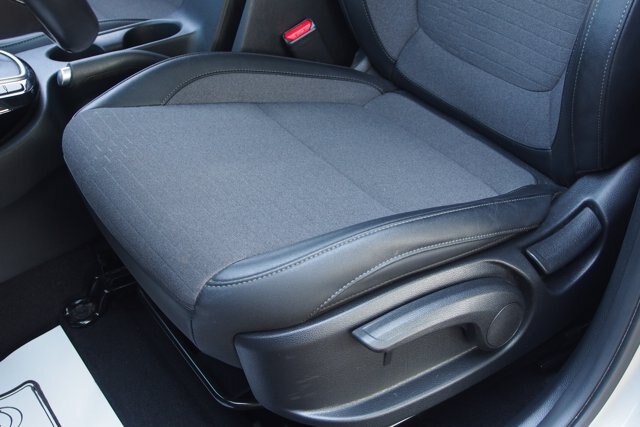 Used 2023 Kia Seltos S FWD image 17