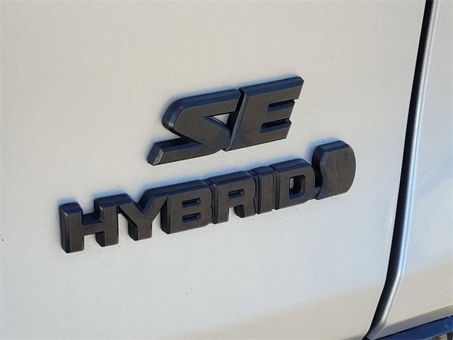 Used 2022 Toyota RAV4 SE image 14