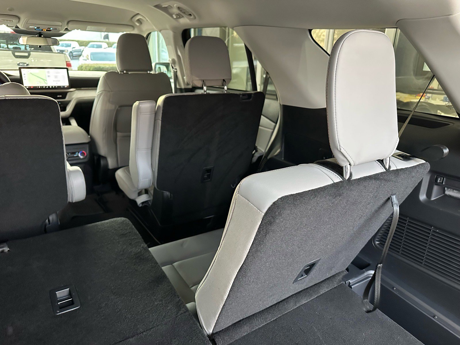 Certified 2025 Ford Explorer Active w/ Active Comfort Package image 26