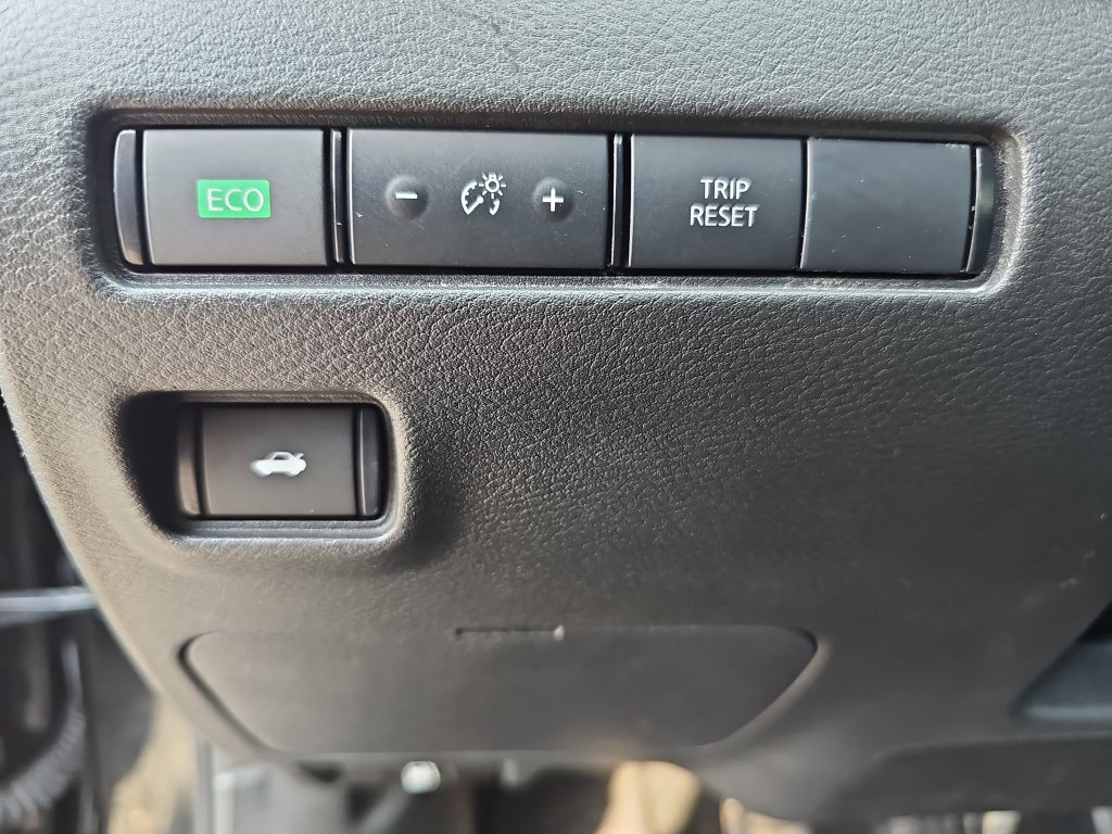 Used 2024 Nissan Sentra SV FWD image 24
