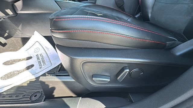 Certified 2022 Ford Escape SEL w/ SEL Stealth AWD Package image 11