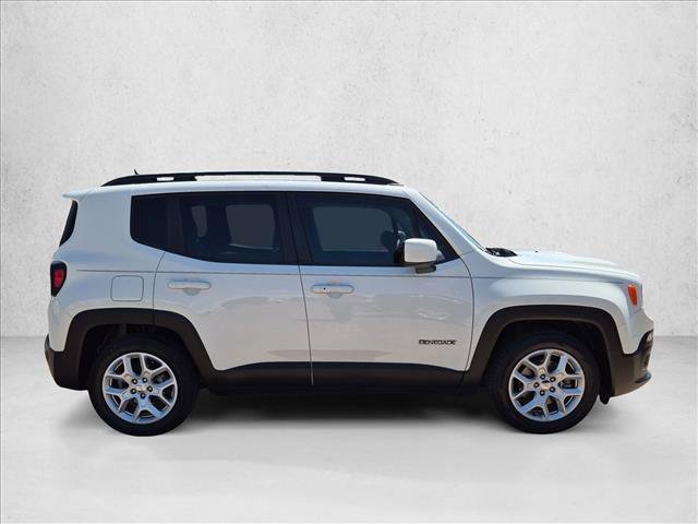 Used 2018 Jeep Renegade Latitude FWD image 4