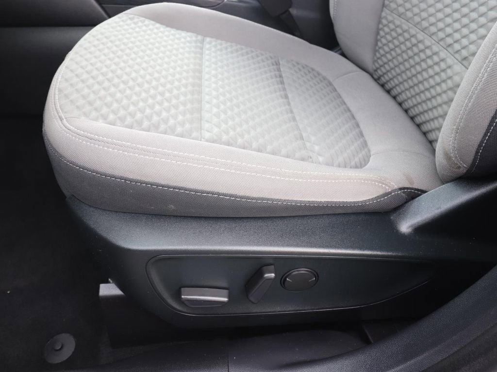 Certified 2020 Ford Escape SE image 16