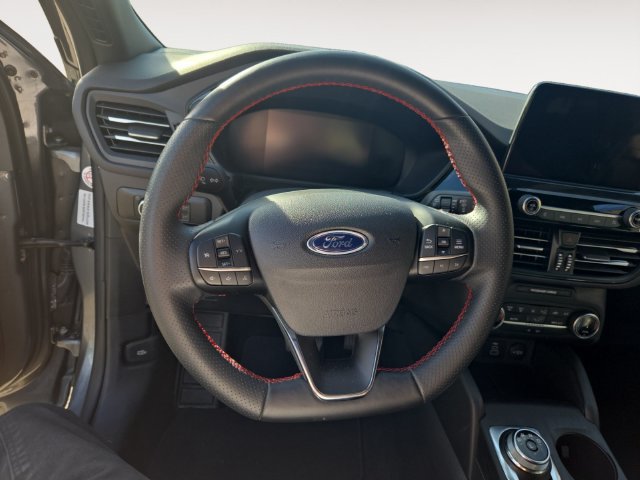 Certified 2025 Ford Escape ST-Line AWD/4WD image 13