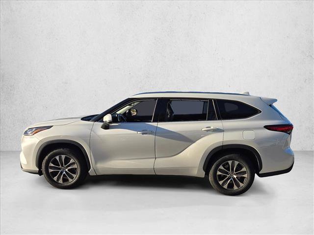 Used 2021 Toyota Highlander XLE FWD image 6