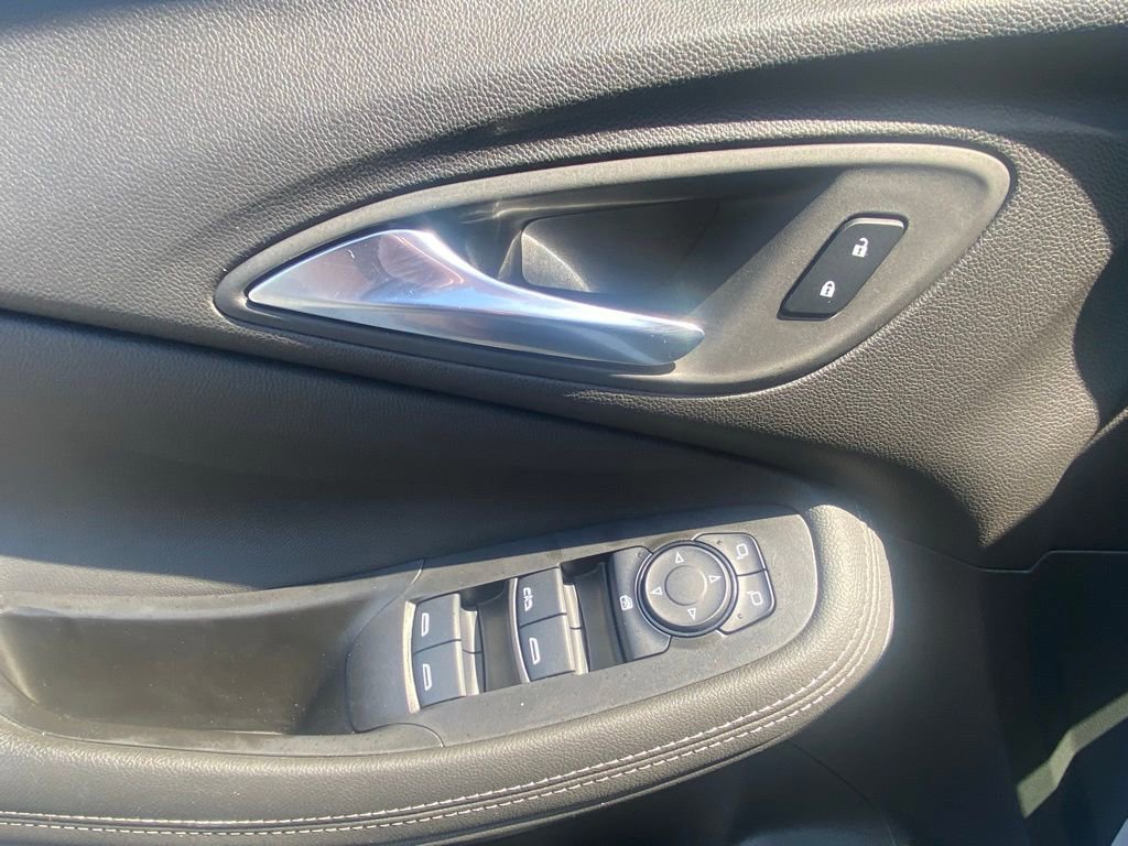 Used 2024 Buick Encore GX Preferred image 11