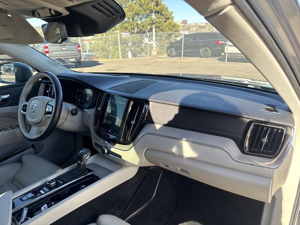 Used 2019 Volvo XC60 T5 Inscription image 29