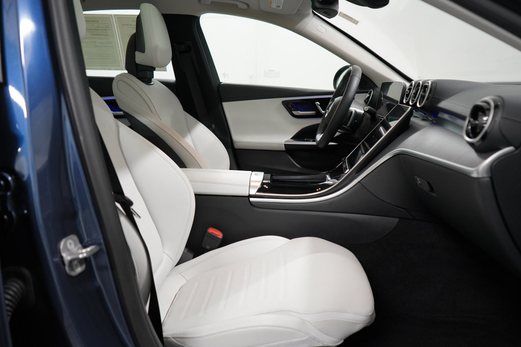 Used 2025 Mercedes-Benz C 300 4MATIC Sedan image 23