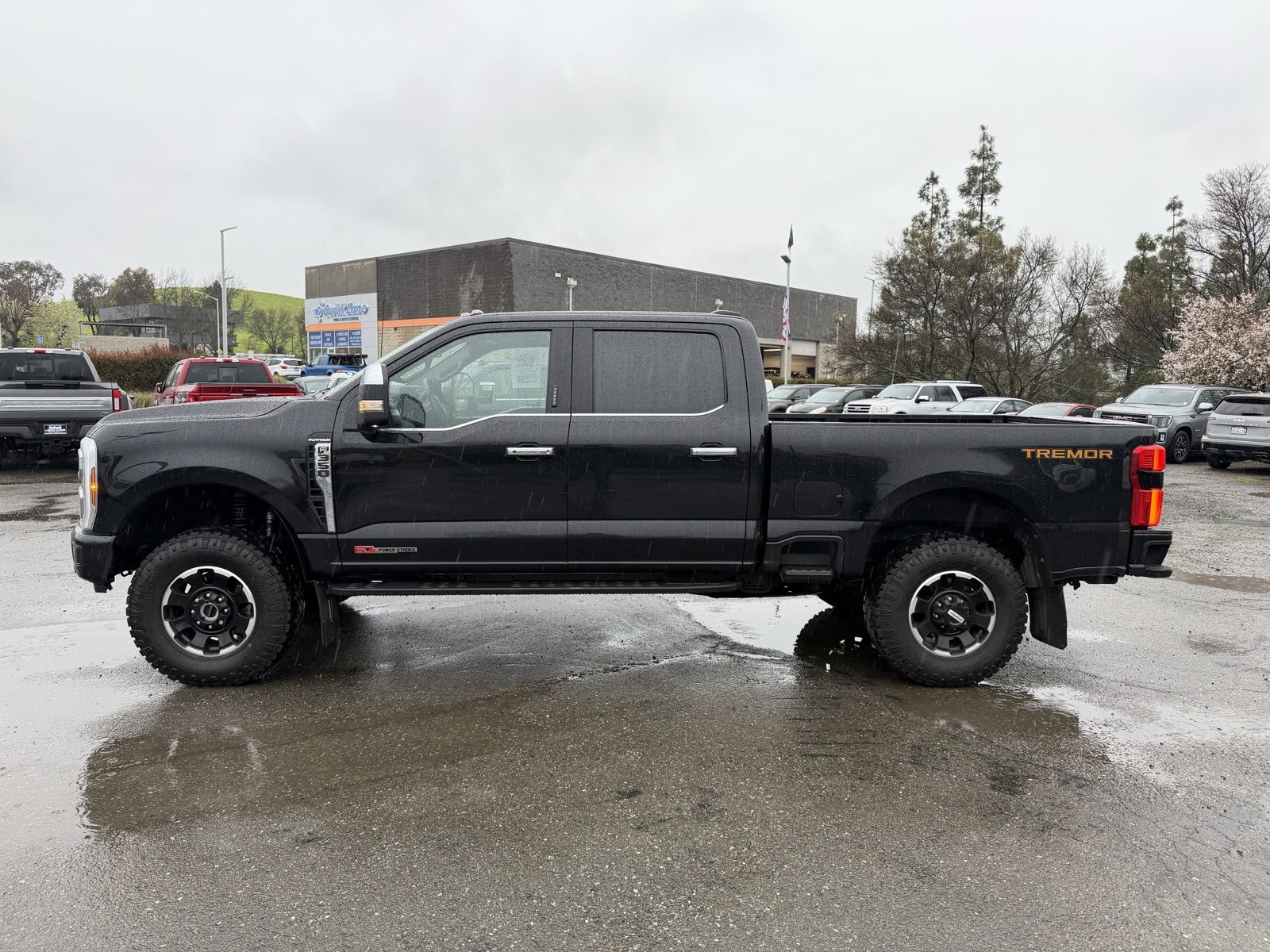 Certified 2024 Ford F350 Platinum w/ Tremor Off-Road Package image 2