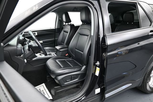 Certified 2021 Ford Explorer XLT w/ Equipment Group 202A AWD/4WD image 11