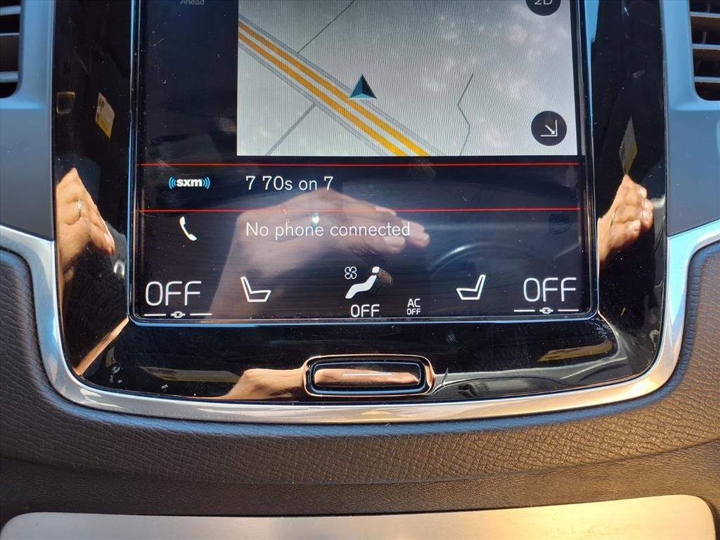 Used 2018 Volvo XC90 T6 Momentum w/ Convenience Package image 6