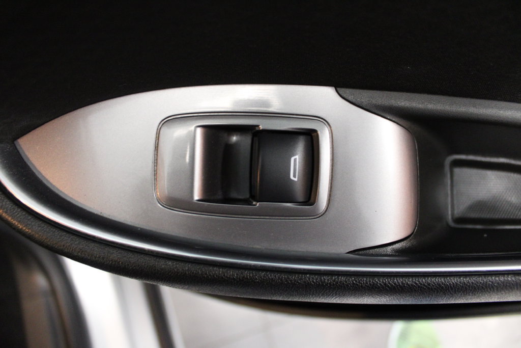 Used 2018 Chevrolet Malibu LT FWD image 36