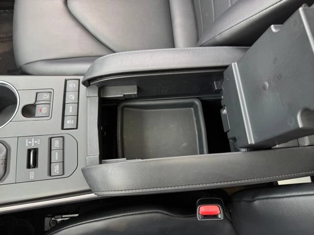 Used 2020 Toyota Highlander XLE AWD/4WD image 24