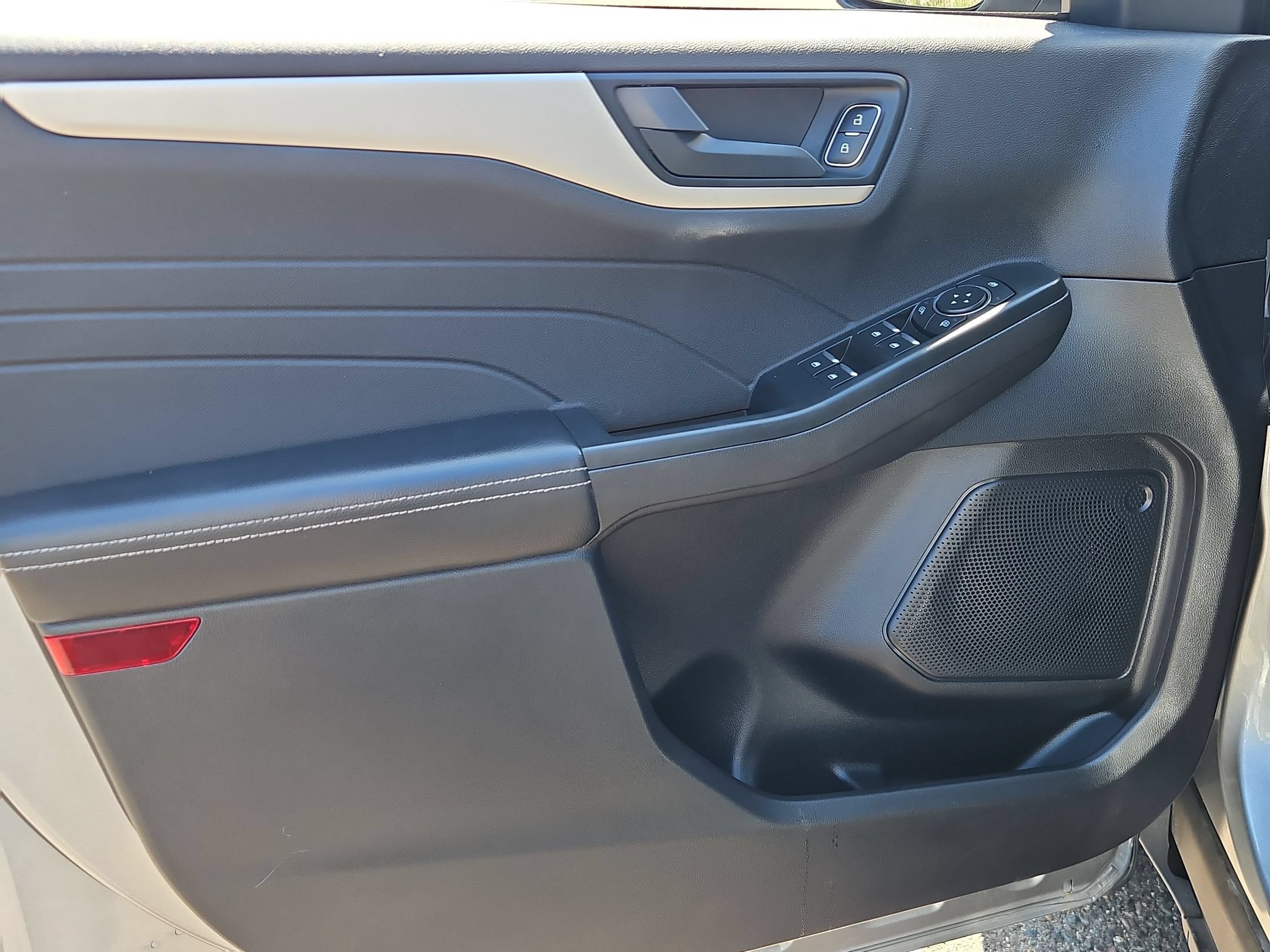 Certified 2022 Ford Escape S FWD image 11