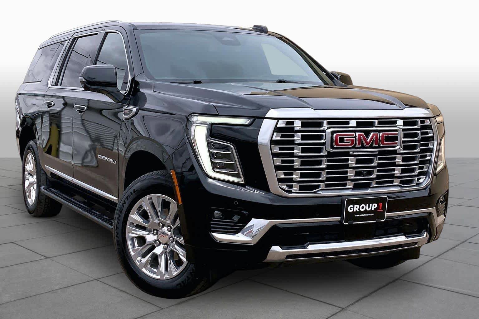 Used 2025 GMC Yukon XL Denali AWD/4WD image 3