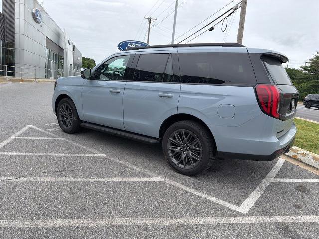 Certified 2026 Ford Expedition Platinum w/ Stealth Appearance Package AWD/4WD image 3